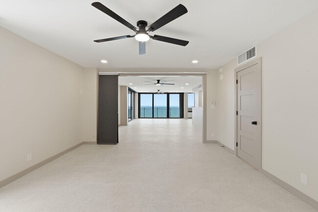 Building Photo - 5460 N Ocean Dr