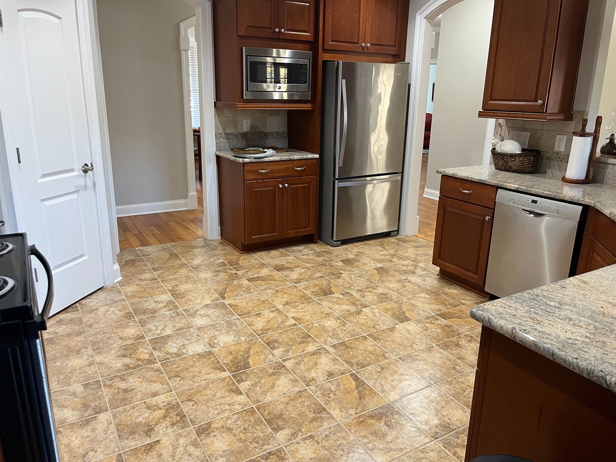 Building Photo - Room in House on Ray Rd