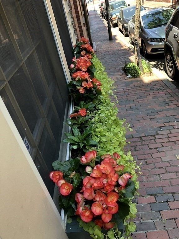 Building Photo - 14 S Russell St