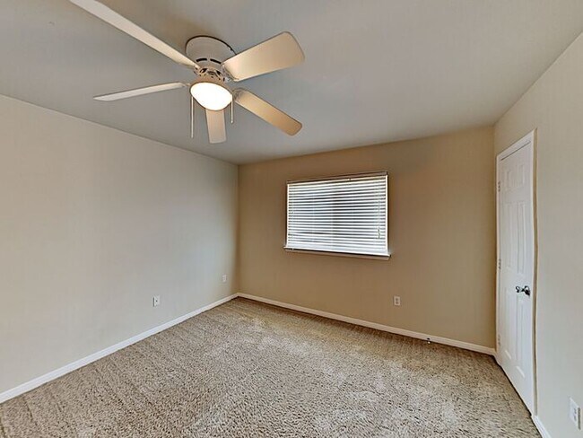 Building Photo - No App Fees. 1 Month Free Rent*