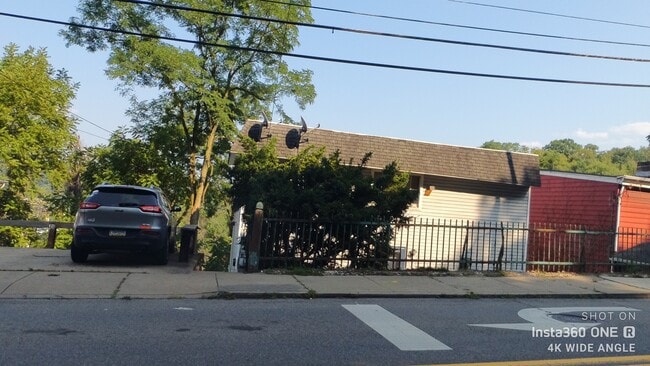 Street view - 3137 Josephine St