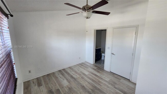 Building Photo - 411 SW 120th Ave