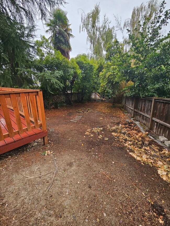 Building Photo - 2982 Rosedale Terrace