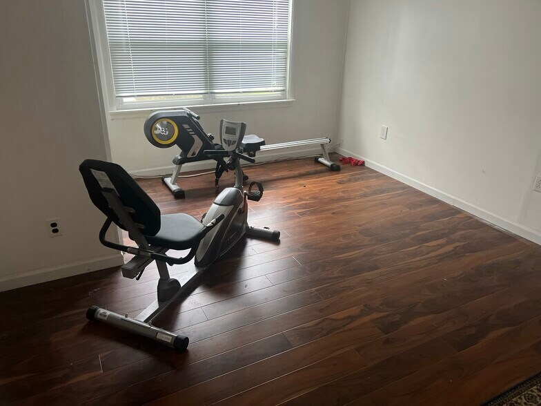 second bedroom - 4805 Randolph Dr