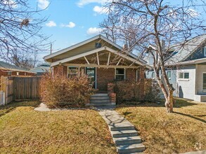 Building Photo - 3BD, 3BA Sunnyside Bungalow with 3-Car Garage