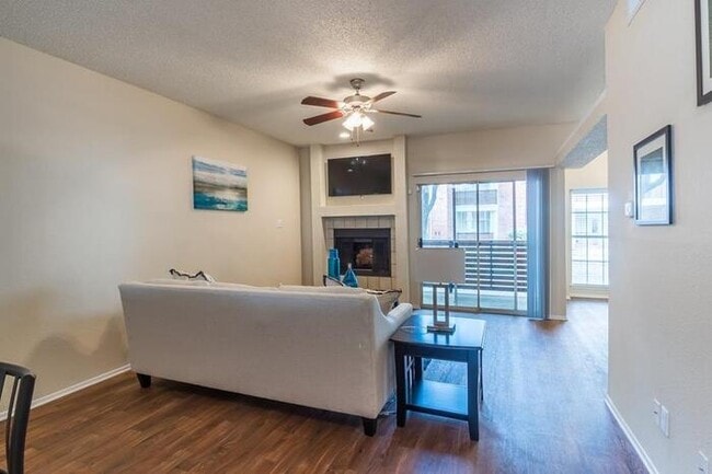 Building Photo - 7825 McCallum Blvd