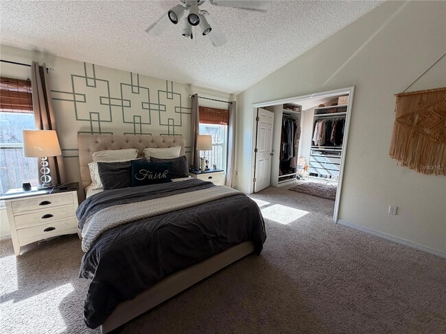 Building Photo - 723 Lady Diana Dr