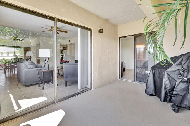 Building Photo - 12621 Westhampton Cir