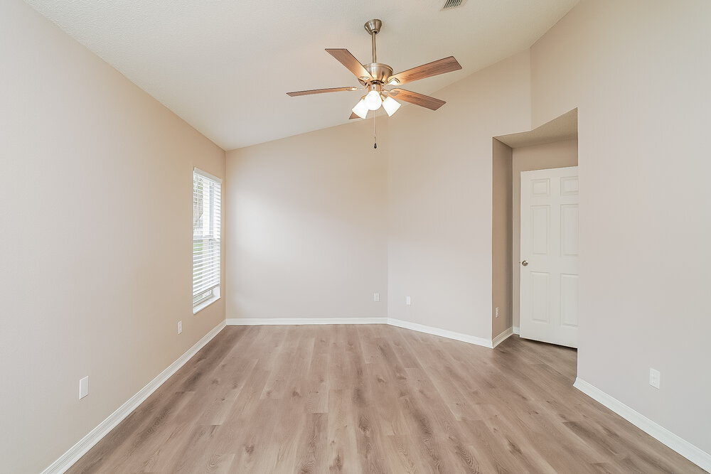 Building Photo - 1870 Smoketree Cir