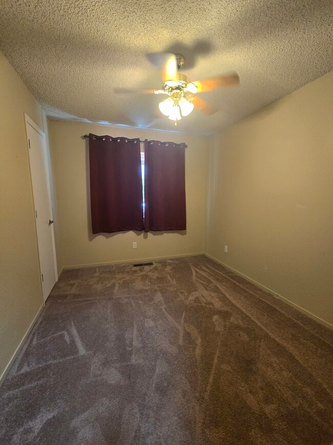 Building Photo - 697 Bluerock Rd