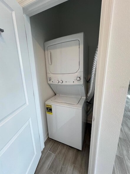 Building Photo - 2817 Camden Wy