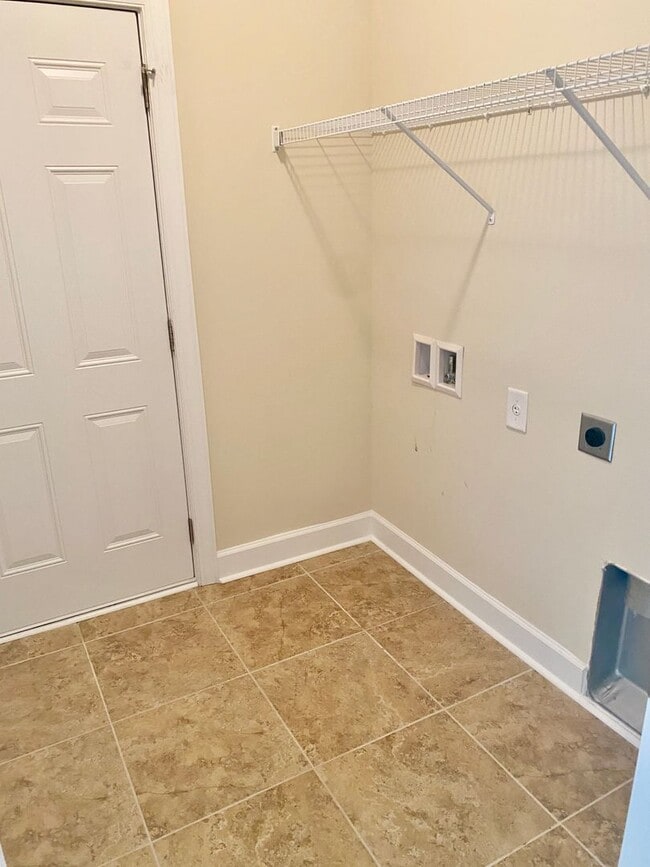 Building Photo - Great Location Single Family Home