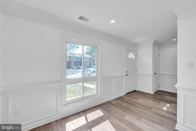 Building Photo - 630 Clearwater Ct