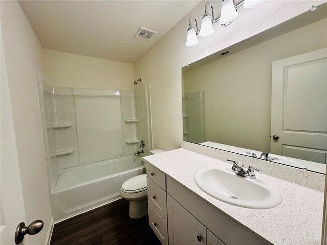 Building Photo - 14850 Calderon Dr