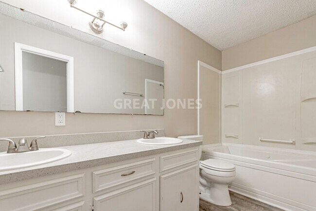 Building Photo - Charming 3 bedroom home in Columubia!