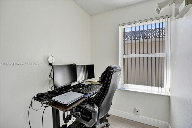 Building Photo - 4161 Sapphire Terrace