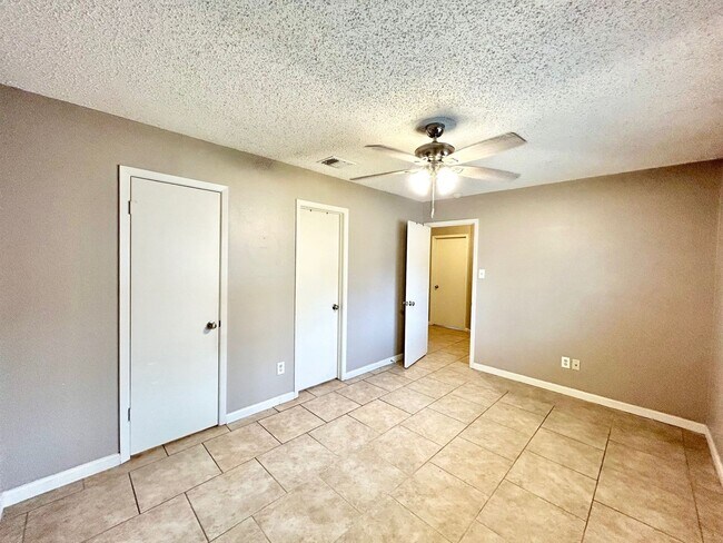 Building Photo - 3BED/2BATH Home For Rent Near Steubing Ranch! Available Now!