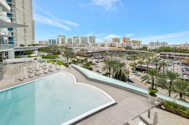 Building Photo - 17121 Collins Ave