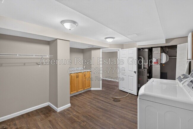 Building Photo - 6 The Knolls Ln