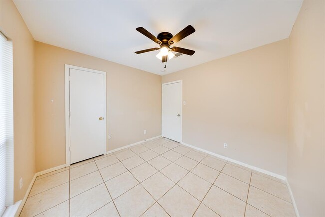 Building Photo - 12914 Townwood Dr