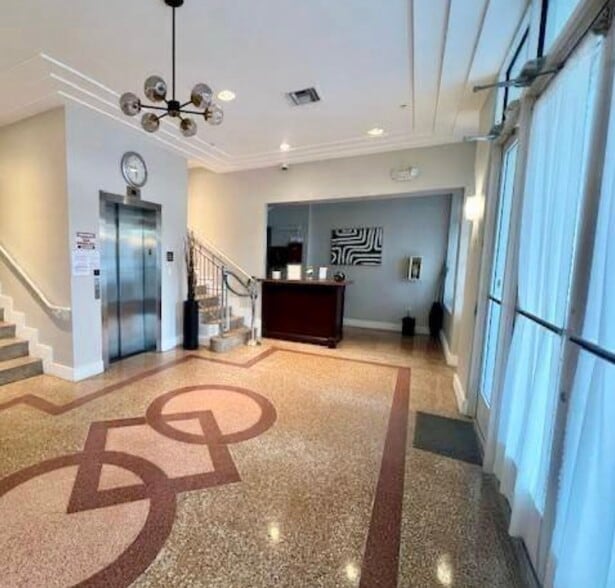 Building Photo - 7326 Collins Ave