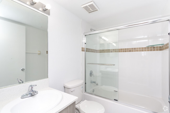 Interior Photo - International Club Apartments