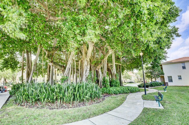 Building Photo - 1019 W Longport Cir