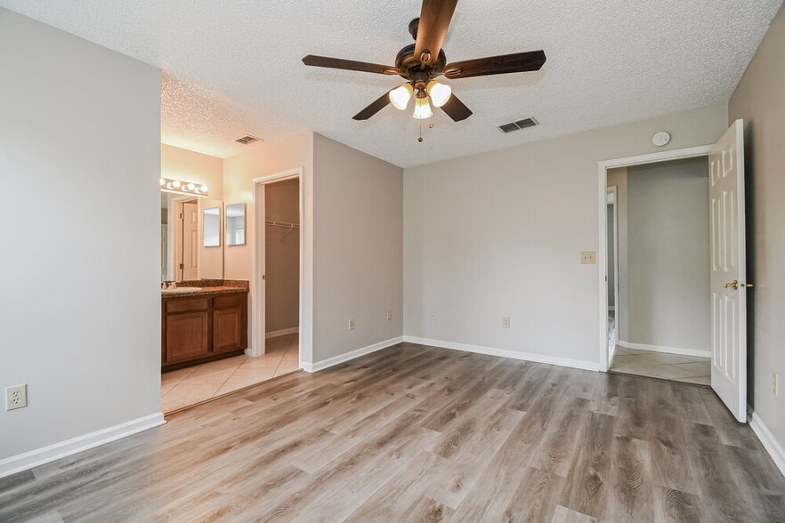 Building Photo - 2943 Tuscarora Tr