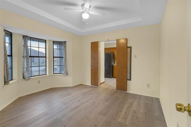 Building Photo - 421 Pebblecreek Dr