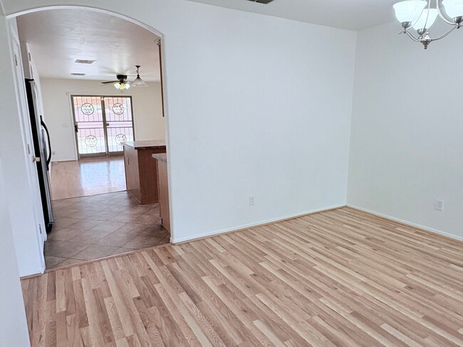 Building Photo - 3-bedroom, 2-bathroom home with walled bac...