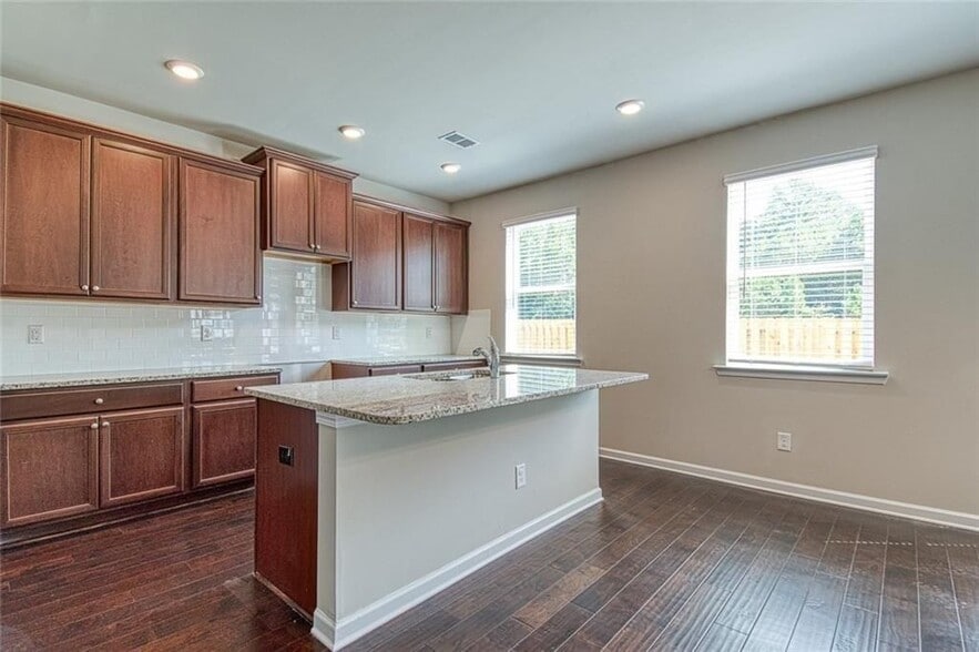 Building Photo - 1839 Pearson St