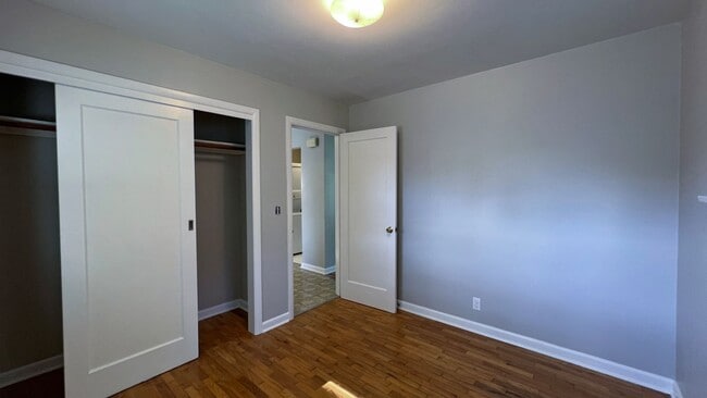 Building Photo - 32143La