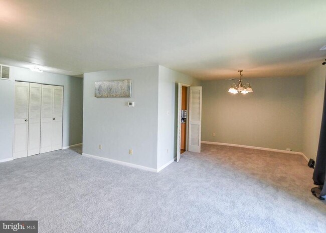 Building Photo - 3319 Huntley Sq Dr