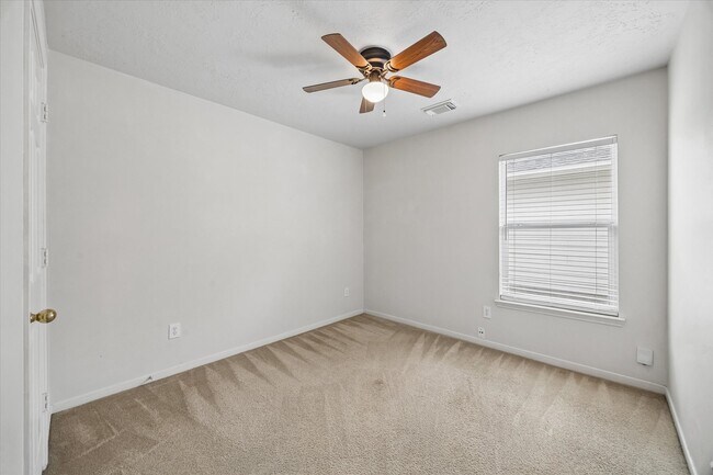 Building Photo - 8022 Indian Desert Dr