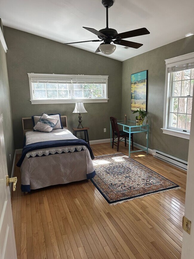 Building Photo - Beautiful Annapolis Home