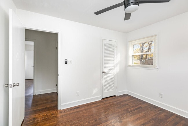 Building Photo - 6701 Lynmont Dr