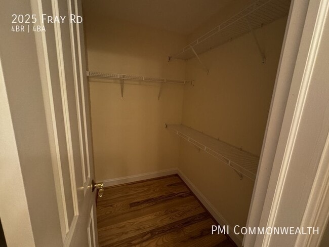 Building Photo - 4 Bed / 3.5 Bath Single Family (Available ...