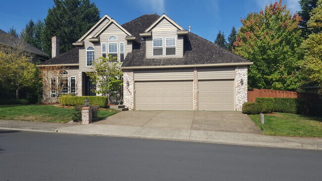 Building Photo - 17083 SW Arbutus Dr