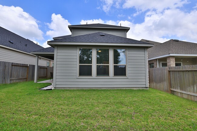 Building Photo - 317 Rise Ln