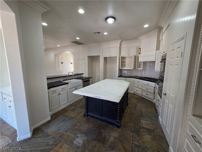 Building Photo - 9338 Wilderness Glen Ave