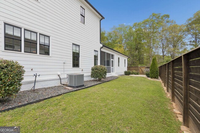 Building Photo - 98 Middle St