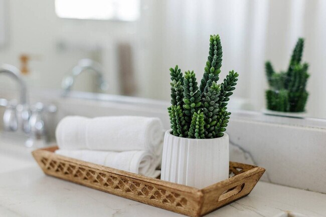 Building Photo - 2372 E Sequoia Dr