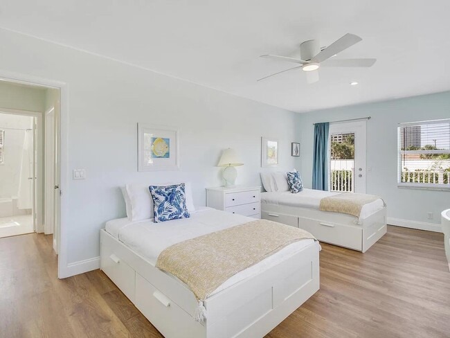 Building Photo - 1310 Manor Dr