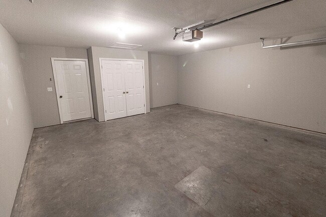 Building Photo - 1871 Field St