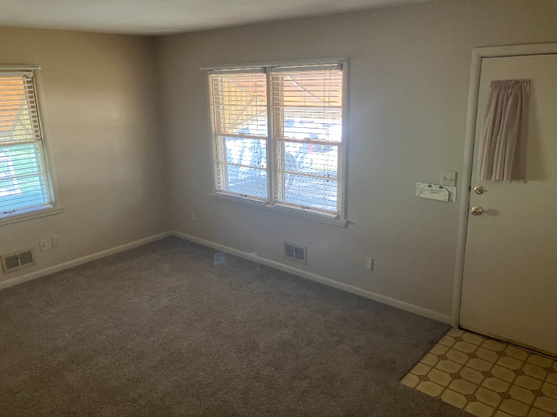 Building Photo - 811 NW B St