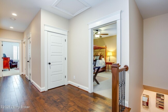 Building Photo - 10713 Impatiens St