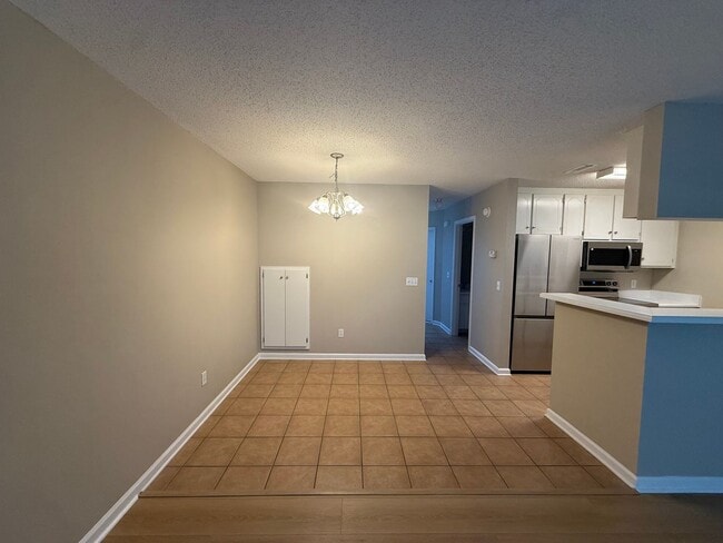 Building Photo - 123 Woodberry Dr