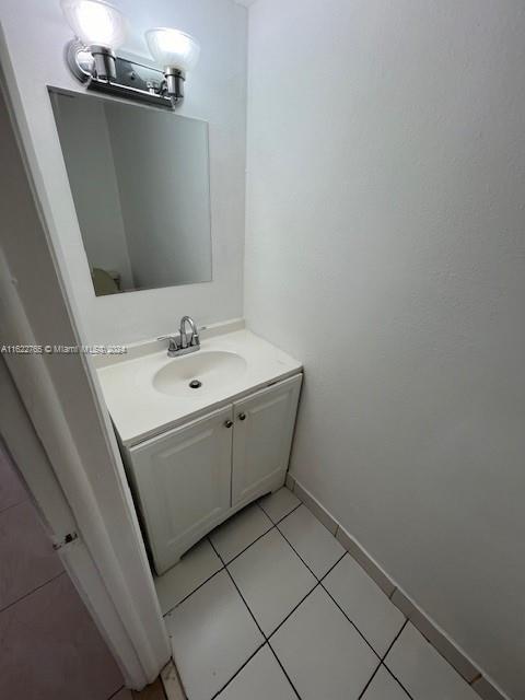 Building Photo - 1300 W 47th Pl