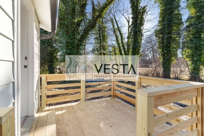 Building Photo - 555 Baldwin Ave