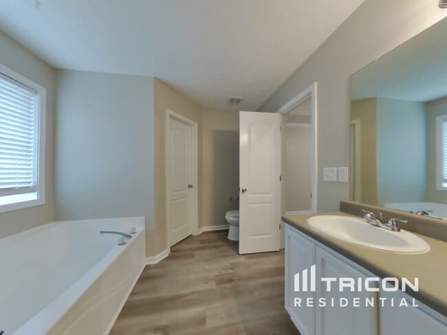 Building Photo - 581 Meadow Spring Dr